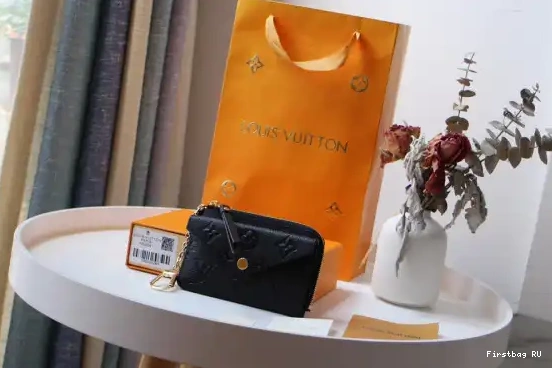 First bag VERSO RECTO VUITTON CARD HOLDER LOUIS 0523